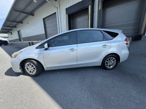 2015 Toyota Prius v Two