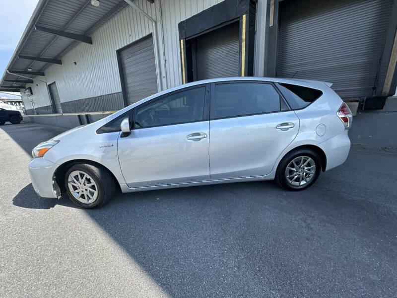 2015 Toyota Prius v Two