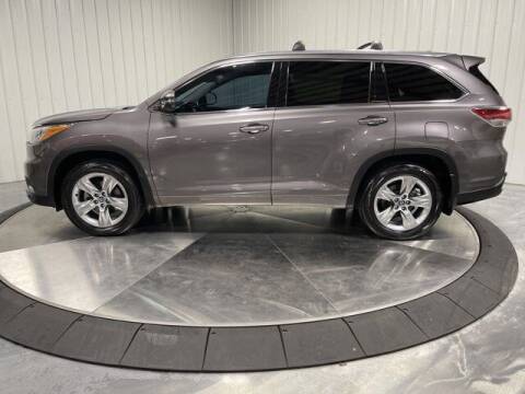 2016 Toyota Highlander for sale at HILAND TOYOTA in Moline IL