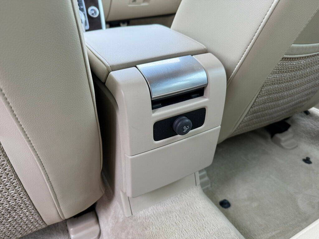 2016 Volvo XC70 39
