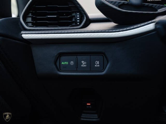 2024 Lamborghini Revuelto