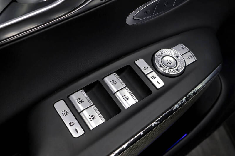 2022 Genesis GV70 2.5T Standard