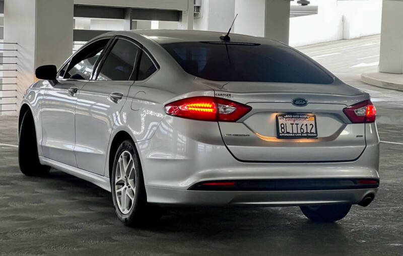 2016 Ford Fusion SE photo 12