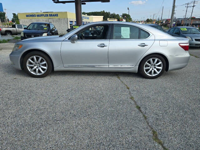 2008 Lexus LS 460 for sale at QUEENSGATE AUTO SALES in York, PA