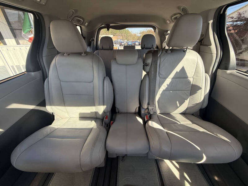 2018 Toyota Sienna XLE 8-Passenger