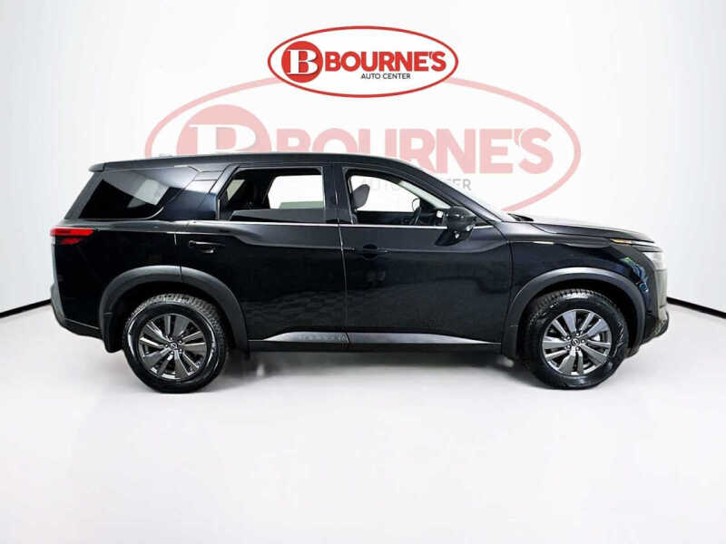 2025 Nissan Pathfinder S