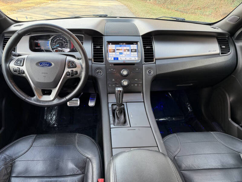 2016 Ford Taurus SHO