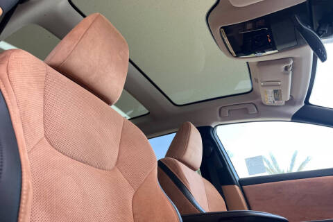 2023 Lexus RZ 450e Luxury