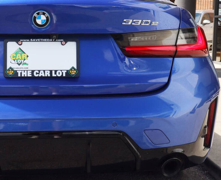 2023 BMW 3 Series 330e