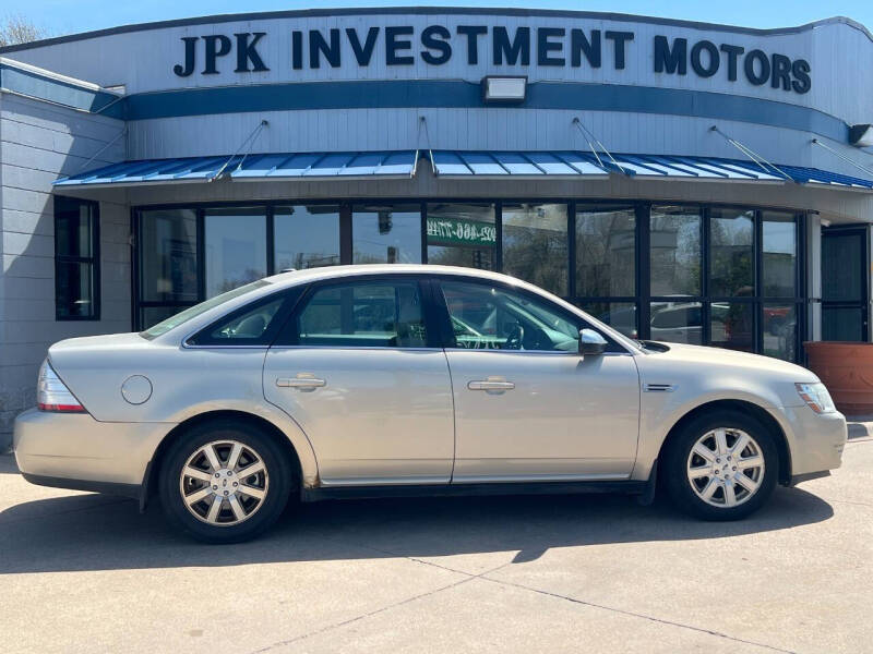 2009 Ford Taurus SE's photo