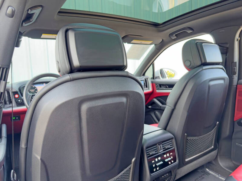 2024 Porsche Cayenne