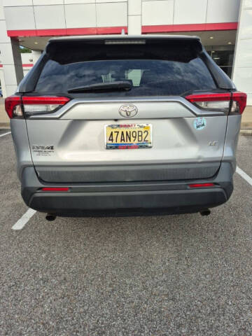 2020 Toyota RAV4 LE