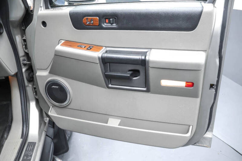 2003 HUMMER H2 Lux Series