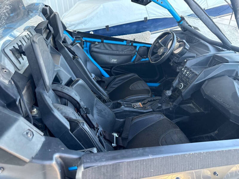 2018 Can-Am MAVERICK X 3
