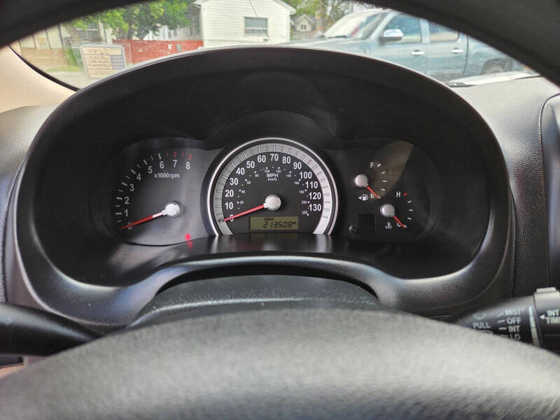 2007 Hyundai Entourage GLS