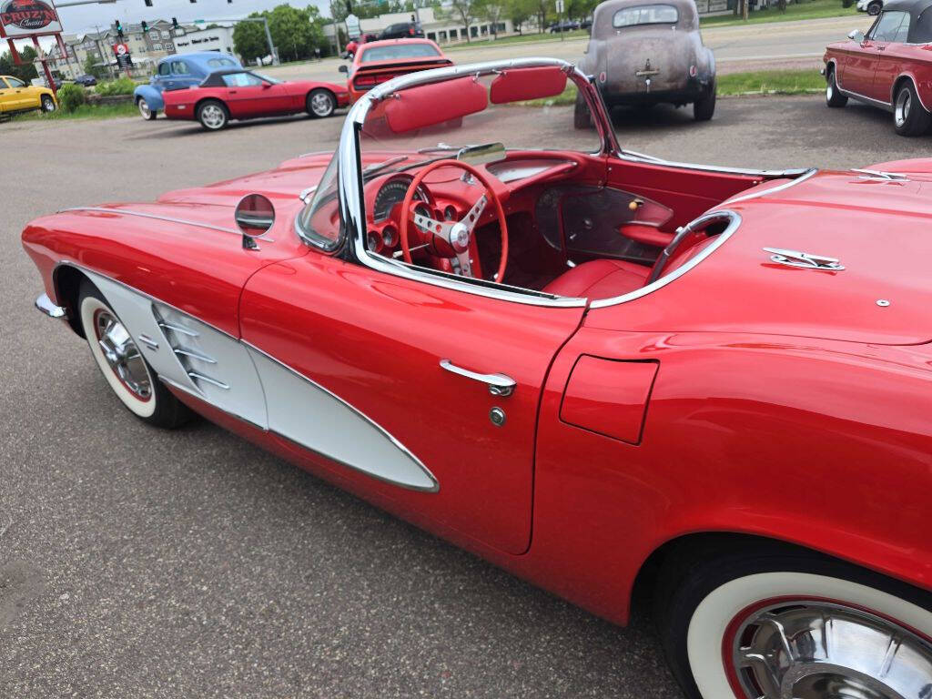 1961 Chevrolet Corvette 34
