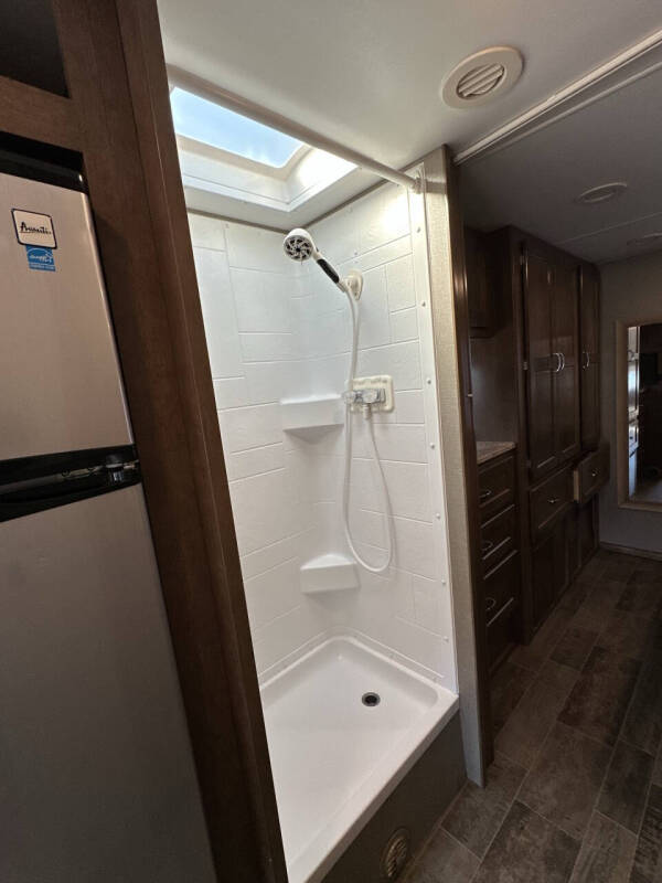 2019 Winnebago Outlook