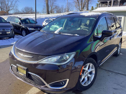 2017 Chrysler Pacifica Touring Plus