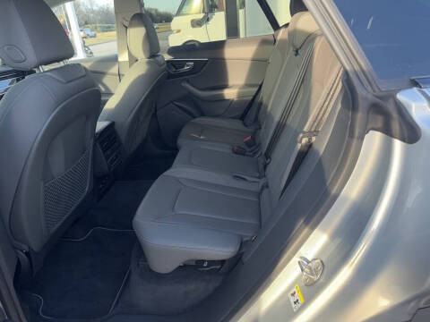 2025 Audi Q8 quattro Premium 55 TFSI