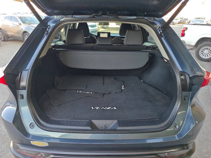 2022 Toyota Venza LE