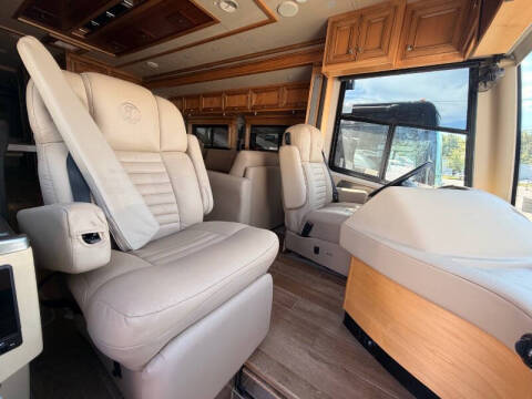 2020 Freightliner XCM Chassis
