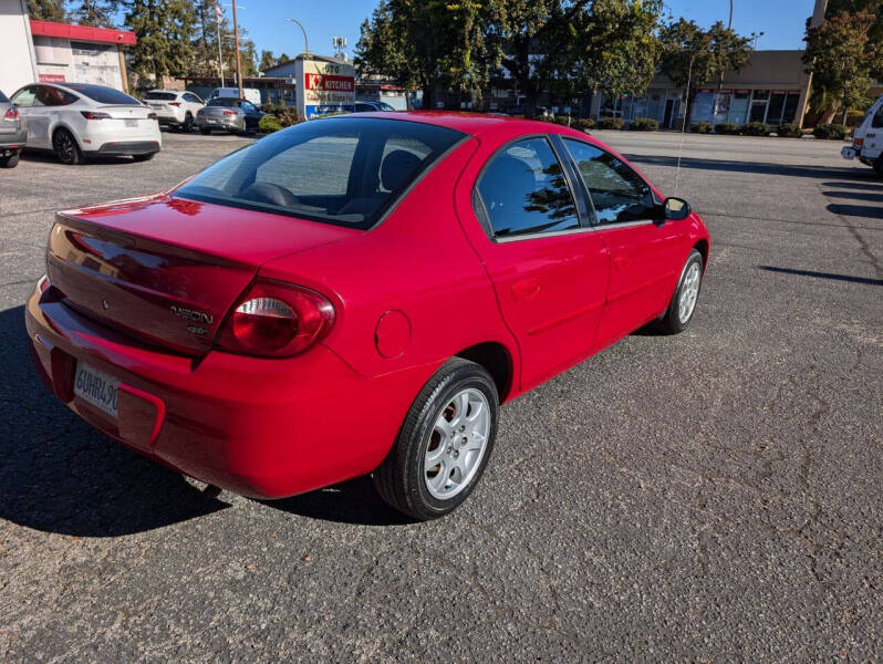 2005 Dodge Neon SXT photo 6