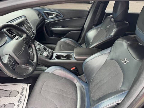2015 Chrysler 200 S