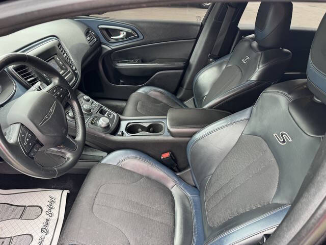 2015 Chrysler 200 S