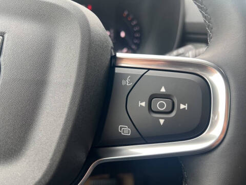 2026 Volvo XC40 B5 Core