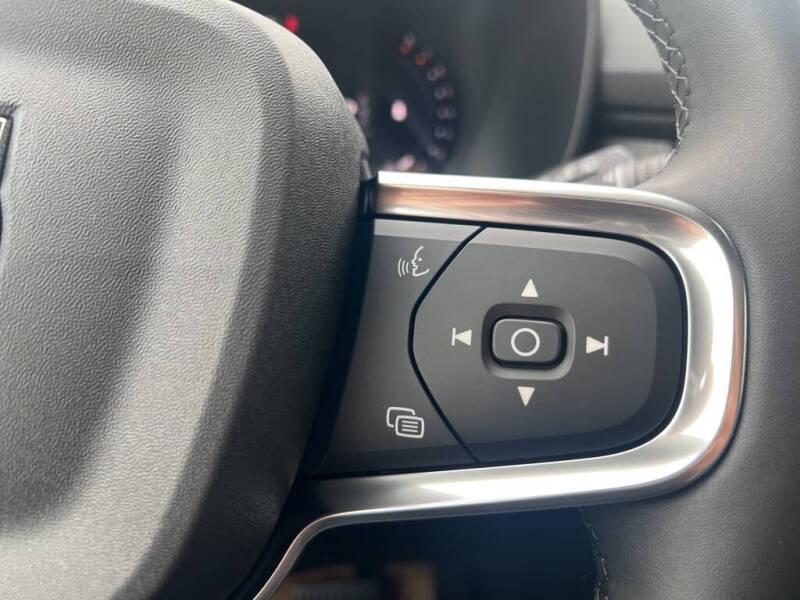 2026 Volvo XC40 B5 Core