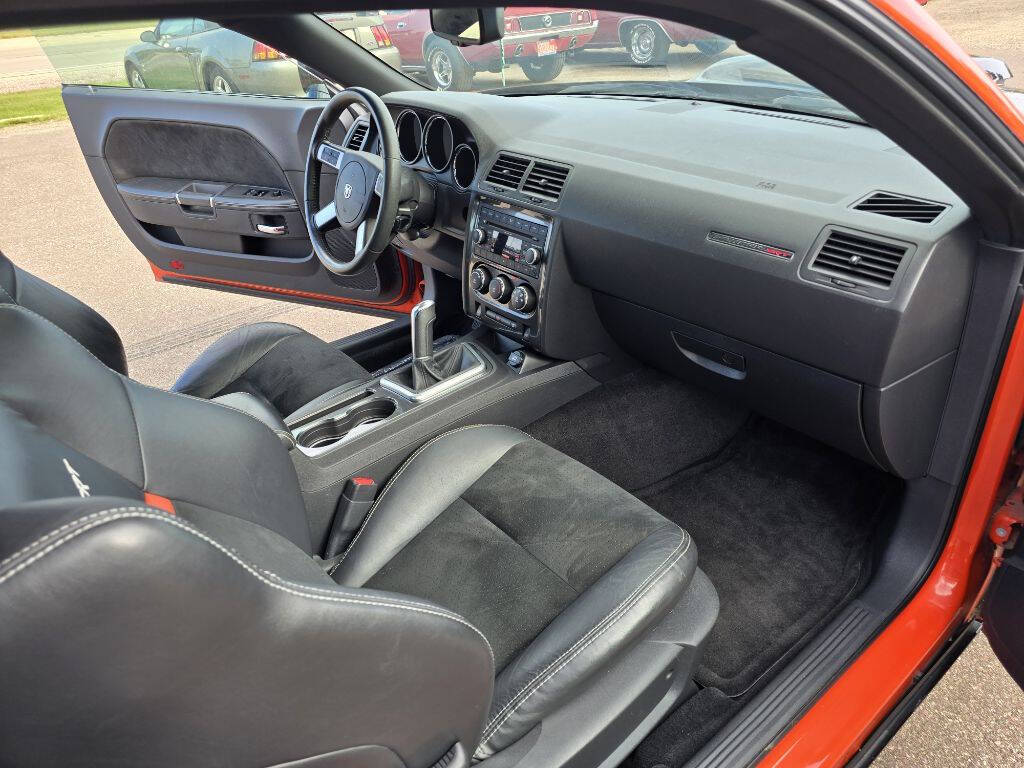 2009 Dodge Challenger 32