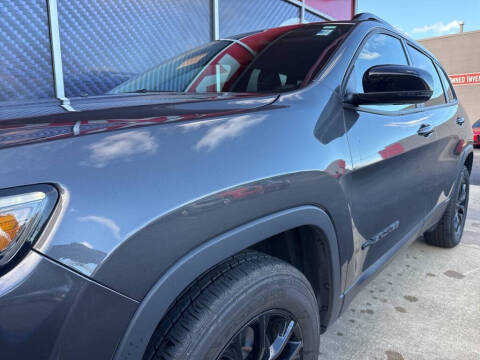 2023 Jeep Cherokee Altitude Lux