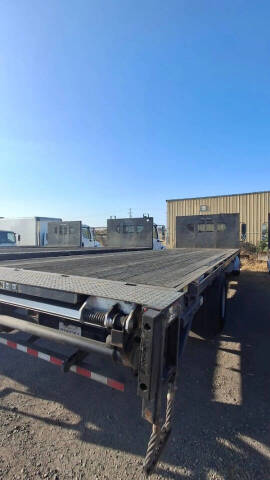 2017 Freightliner M2 106