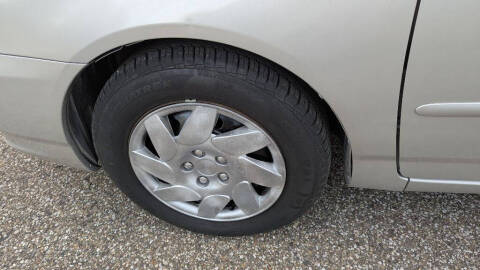 2004 Toyota Corolla LE