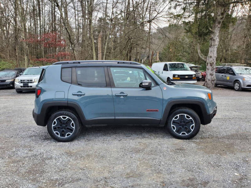 2015 Jeep Renegade Trailhawk photo 3