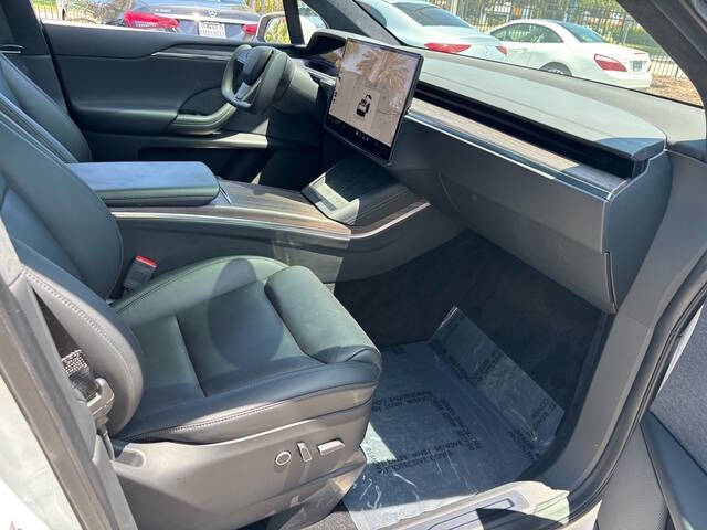 2022 Tesla Model X 22