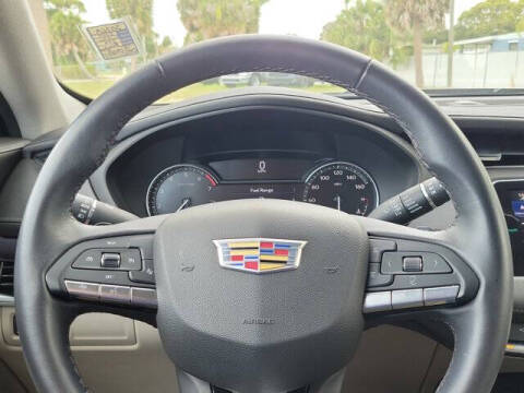 2023 Cadillac XT4 Luxury