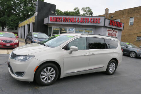 2017 Chrysler Pacifica Touring-L