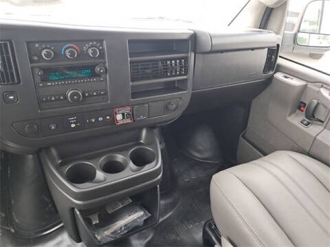 2025 Chevrolet Express 3500