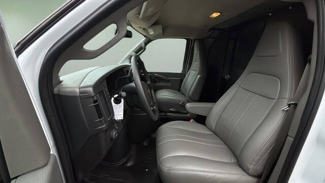 2025 Chevrolet Express 2500