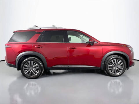 2025 Nissan Pathfinder SL