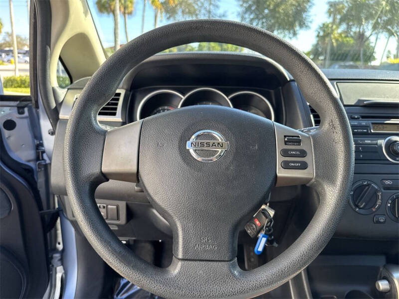 2011 Nissan Versa 1.8 S