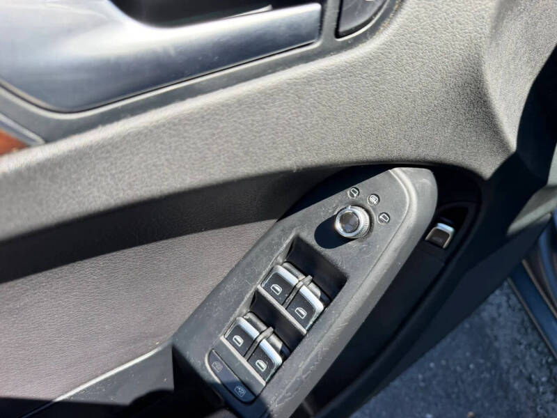 2014 Audi A4 2.0T quattro Premium