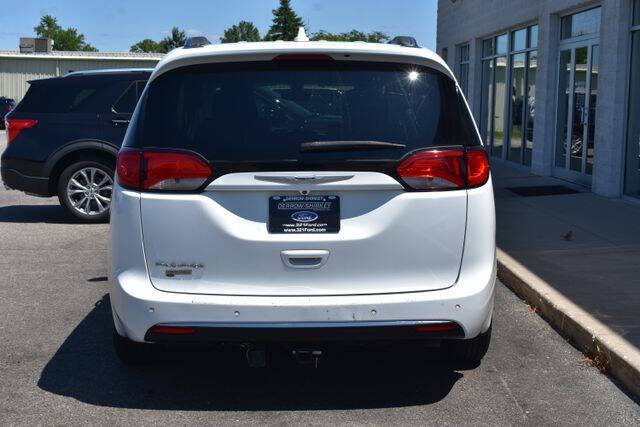 2020 Chrysler Pacifica Touring L