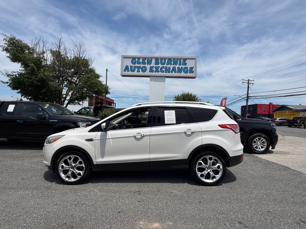 Off white 2013 Ford Escape Titanium AWD Titanium 4dr SUV 1