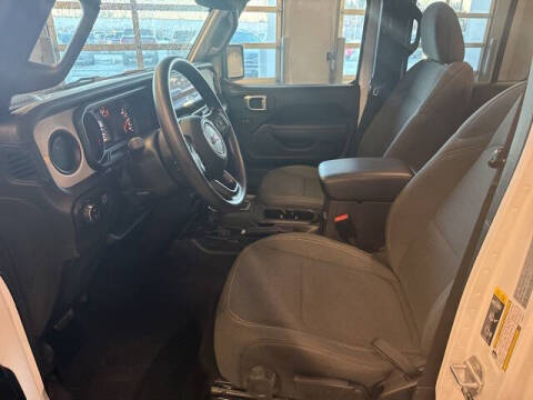 2024 Jeep Gladiator NightHawk