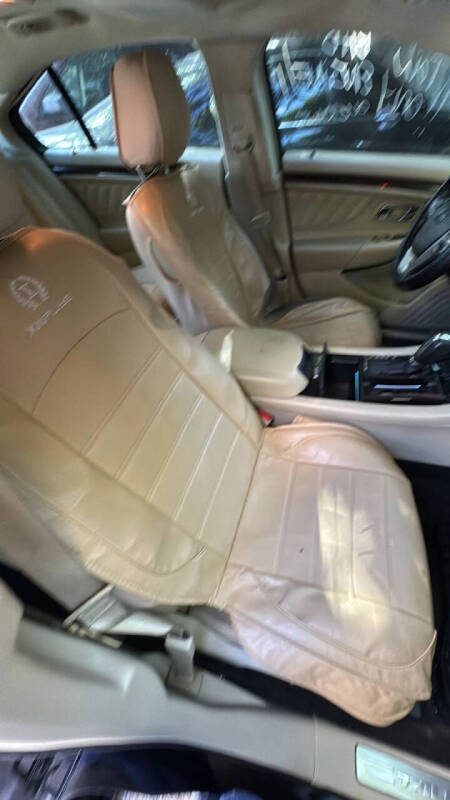 2017 Ford Taurus Limited