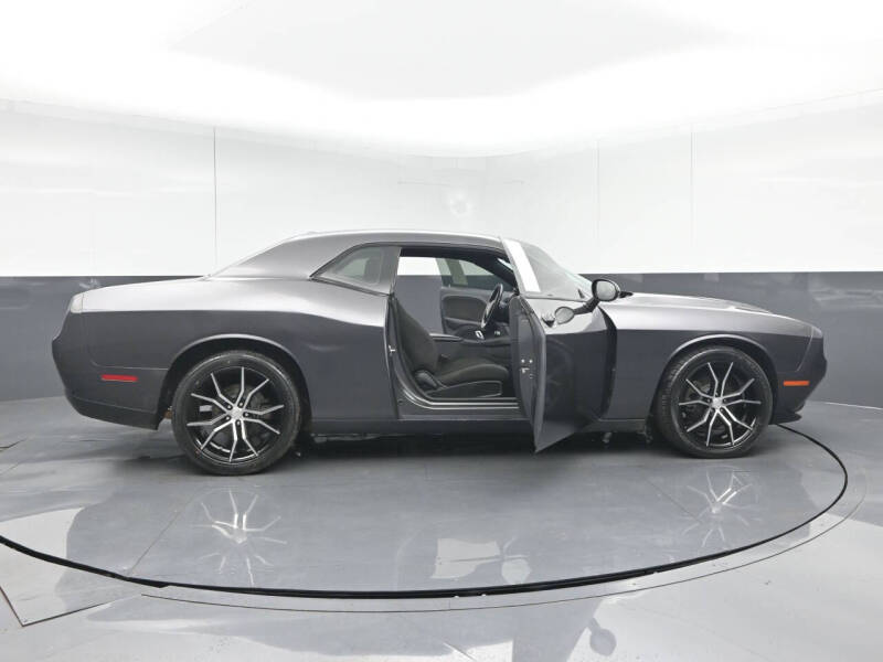 2017 Dodge Challenger SXT