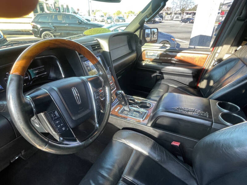 2016 Lincoln Navigator Select