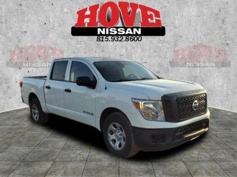 2017 Nissan Titan for sale at HOVE NISSAN INC. in Bradley IL